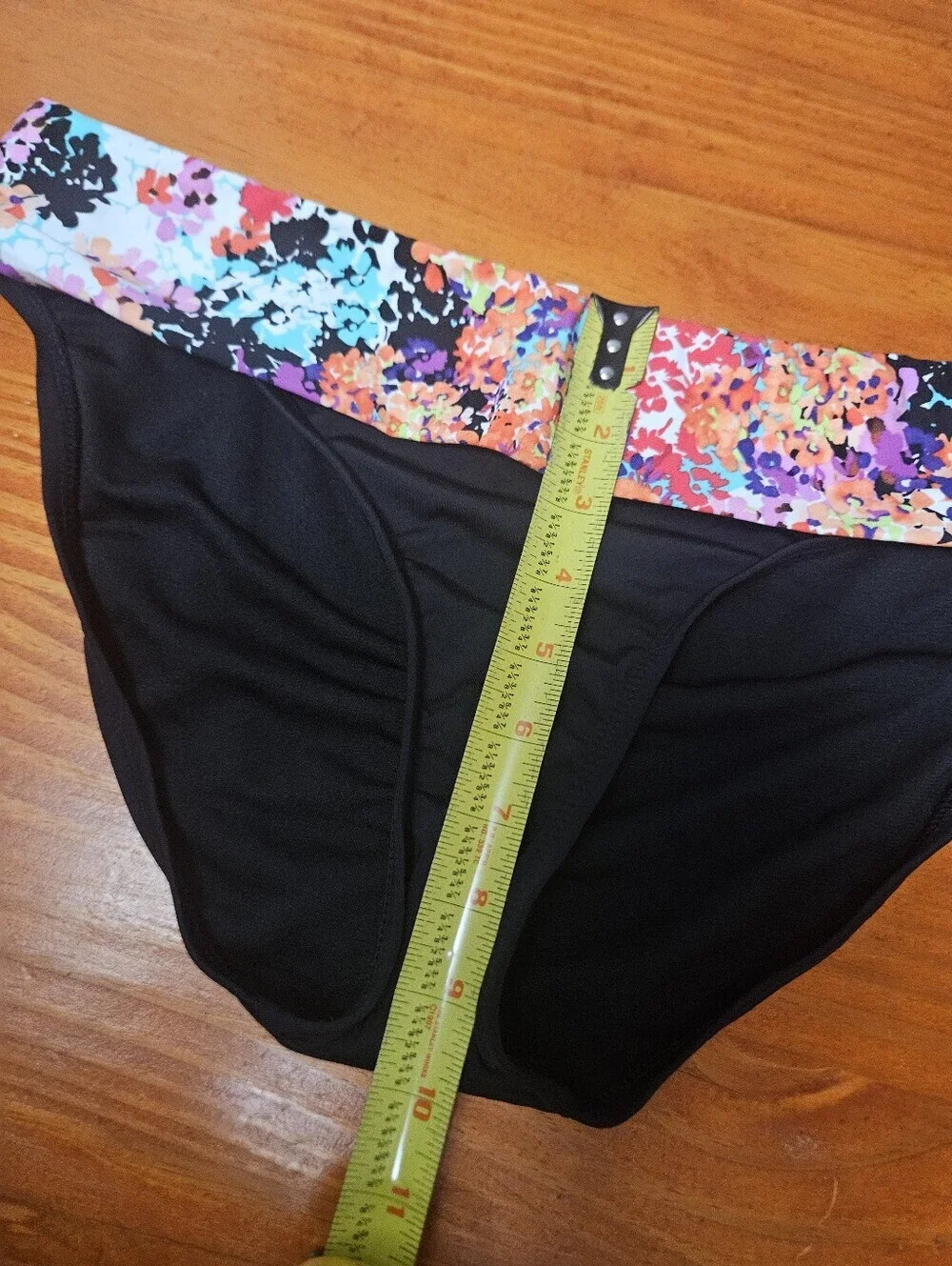 Kenneth Cole Reaction Floral Trim Black Cheeky Bikini Bottoms Size Large!